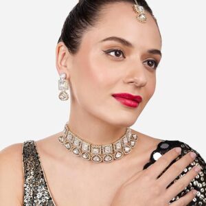 Poojavi Gold Tone Austrian Diamonds Artificial Stones Bridal Choker Necklace Earring & Maangtikka Set For Women
